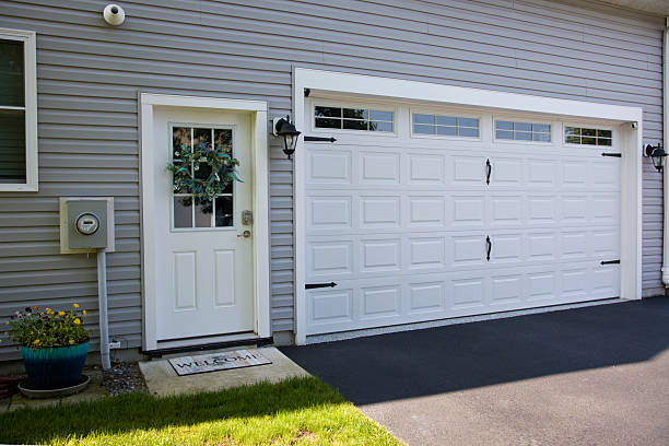 24/7 Emergency Garage Door Panel Replacement experts in Braddock Heights, MD